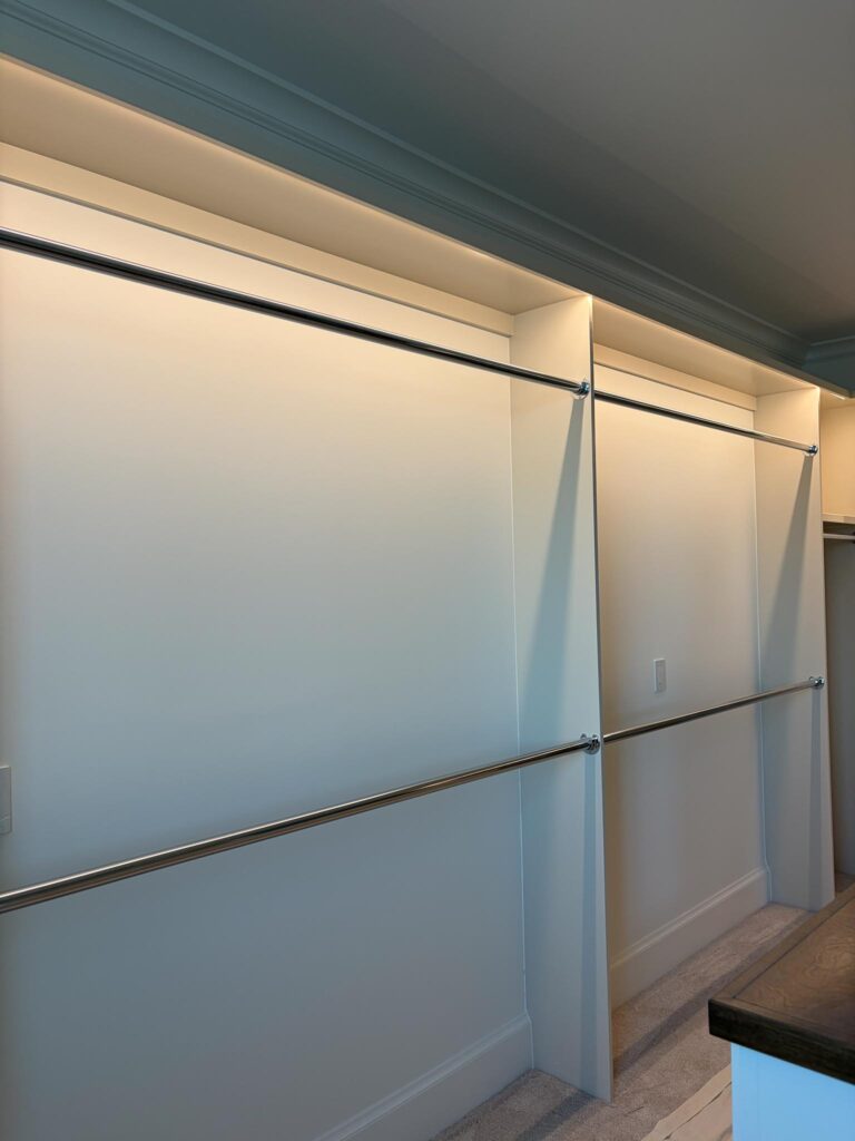 Closet LED lighting